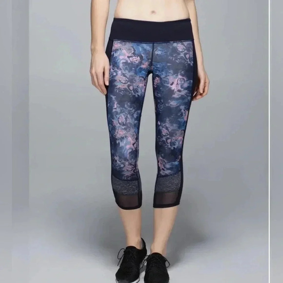 Lululemon If You’re Lucky crop leggings black multi Size 6 - Picture 1 of 8